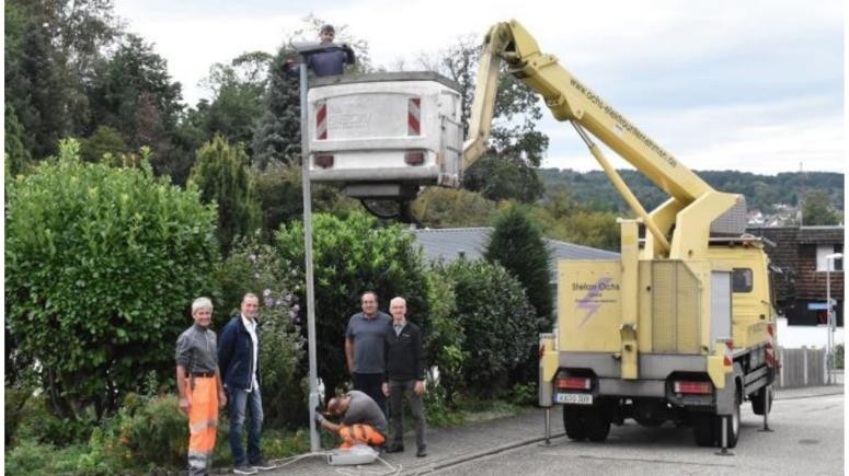 Kranwagen Straßenlaterne